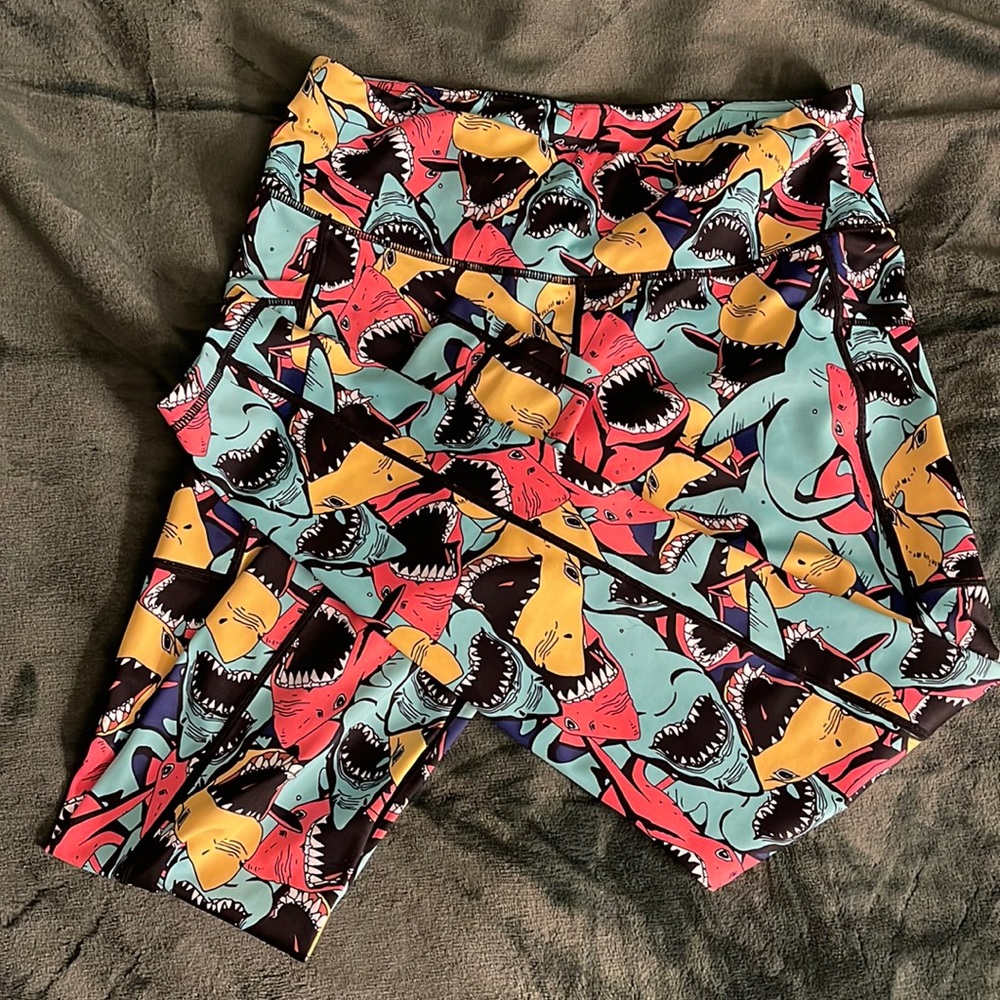 Shark leggings
